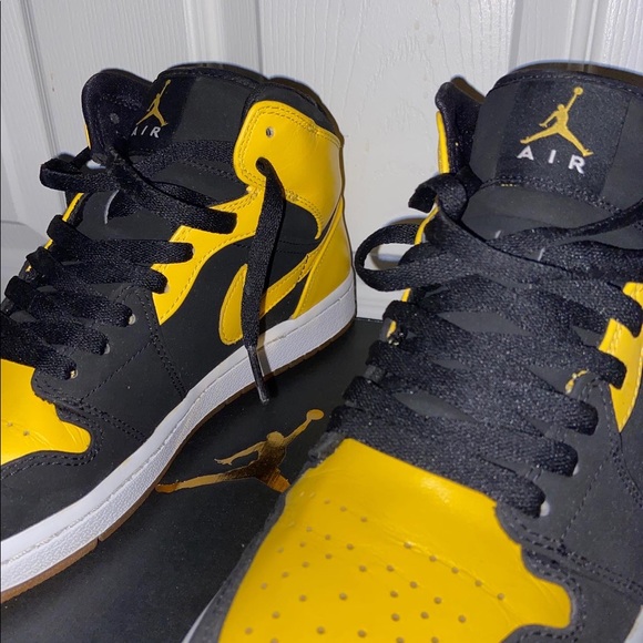 Jordan 1 mids New love (price negotiable) - Picture 7 of 7